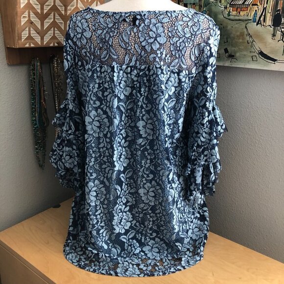 Suzanne Betro Lace Ruffled Sleeve Top - Picture 5 of 8